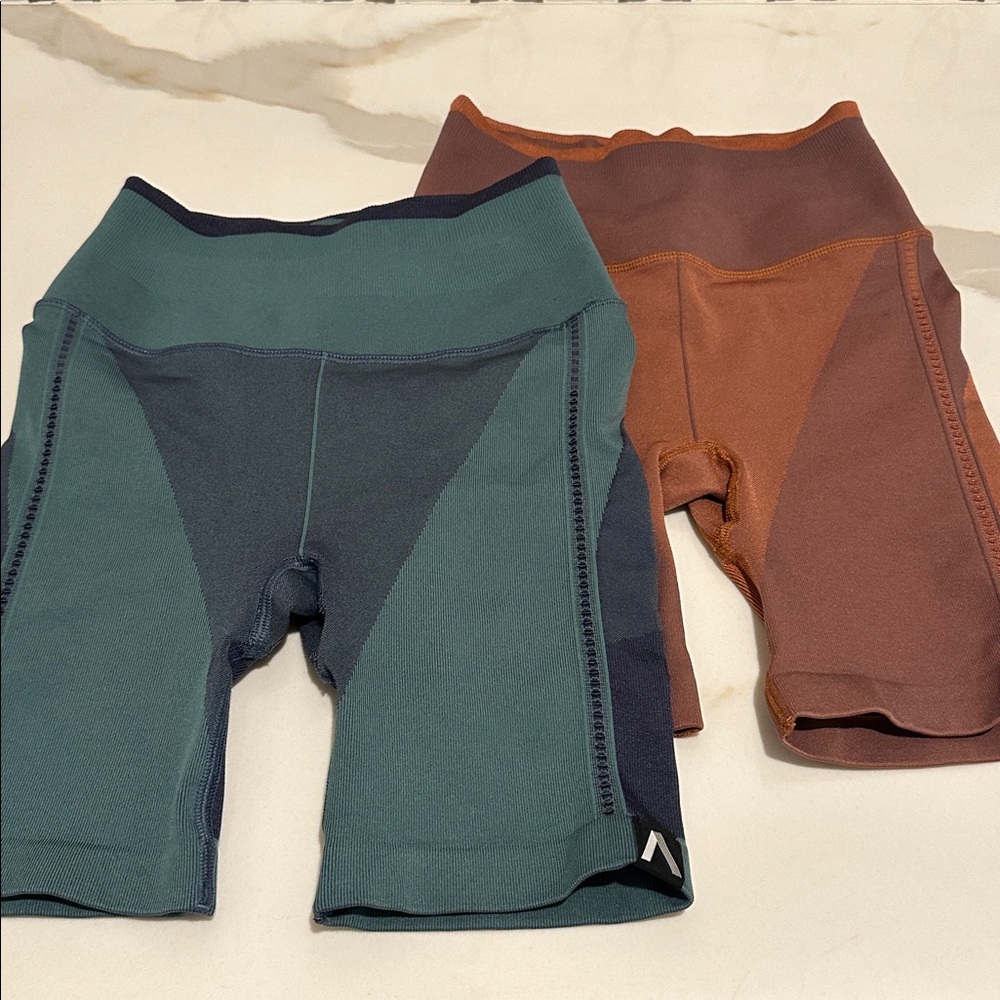 NWT Two Athleta Allyson Felix Shine Legend Seamless Bike Shorts XS